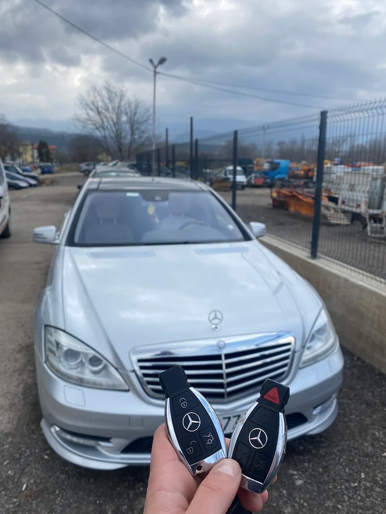 Дубликат на ключ за Mercedes S-Class W221 на място